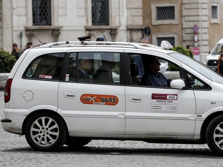 licenze taxi roma - ottenimento licenza del taxi - intaxi